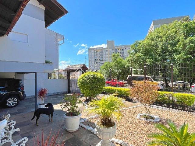 Casa com 4 quartos e 262m² para alugar em Camaquã, Porto Alegre