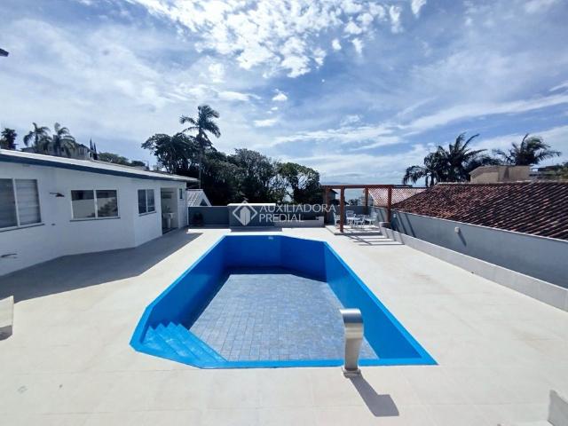 Casa com 4 quartos e 294m² para alugar em Centro, Florianópolis