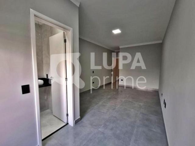 CASA COM 4 QUARTOS E 2 VAGAS DE GARAGEM À VENDA NO PARQUE NOVO MUNDO