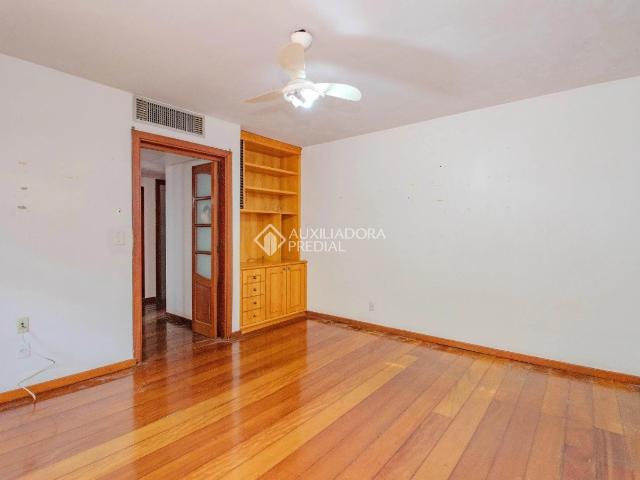 Casa com 4 quartos e 313m² para alugar em Bom Jesus, Porto Alegre