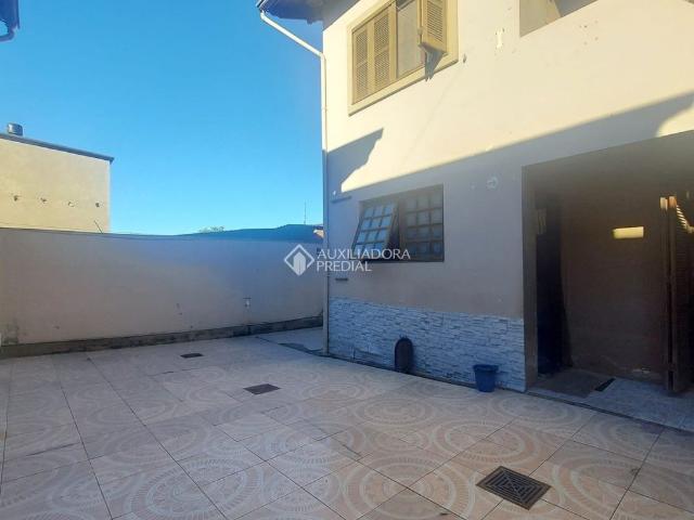 Casa com 4 quartos e 348m² para alugar em Fátima, Canoas