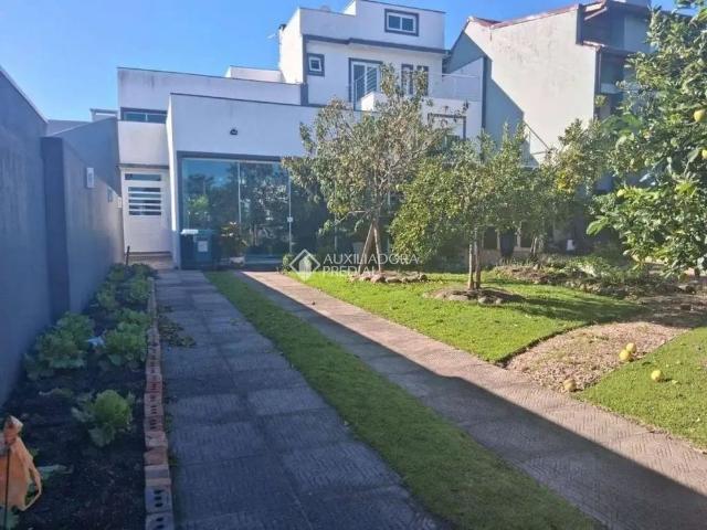 Casa com 4 quartos e 356m² para alugar em Hípica, Porto Alegre