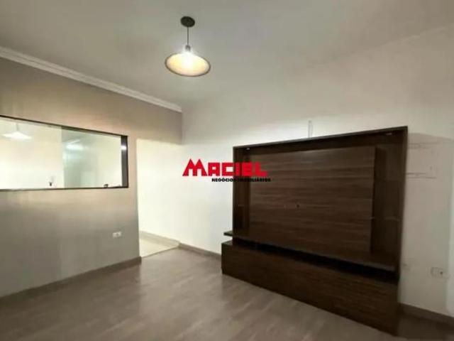 Casa com 4 Quartos e 3 banheiros à Venda, Jd. Portugal 161 m² por R$ 680.000