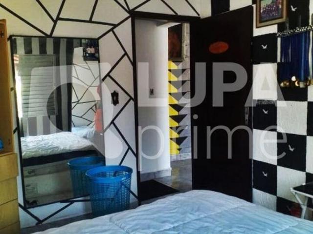 CASA COM 4 QUARTOS E 3 VAGAS DE GARAGEM À VENDA NO TUCURUVI