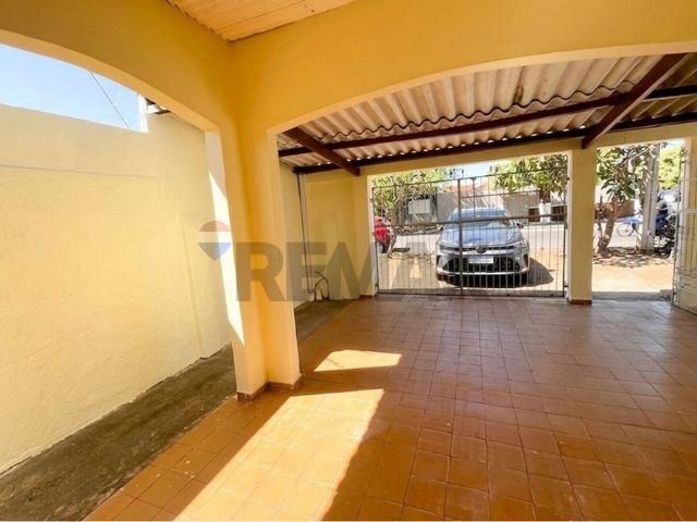 Casa com 4 quartos e muito espaçosa, próximo ao centro da cidade, ideal para alojamento também