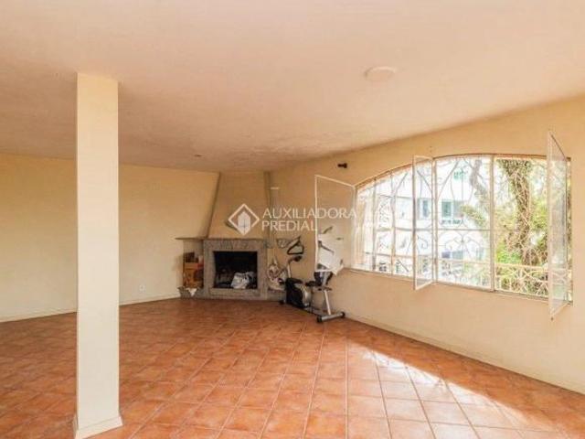 Casa com 4 quartos no bairro Santa Tereza