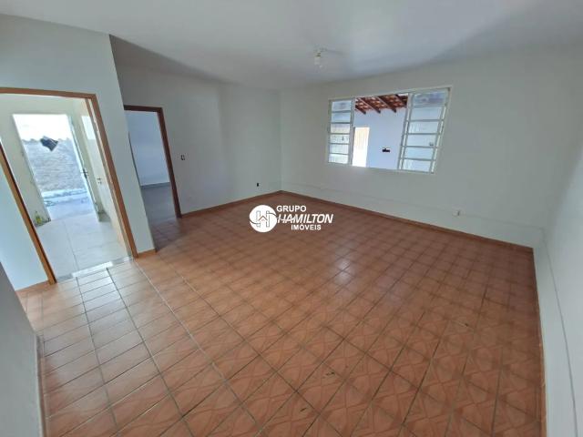 Casa com 4 quartos para alugar