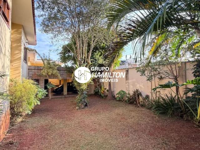 Casa com 4 quartos para alugar