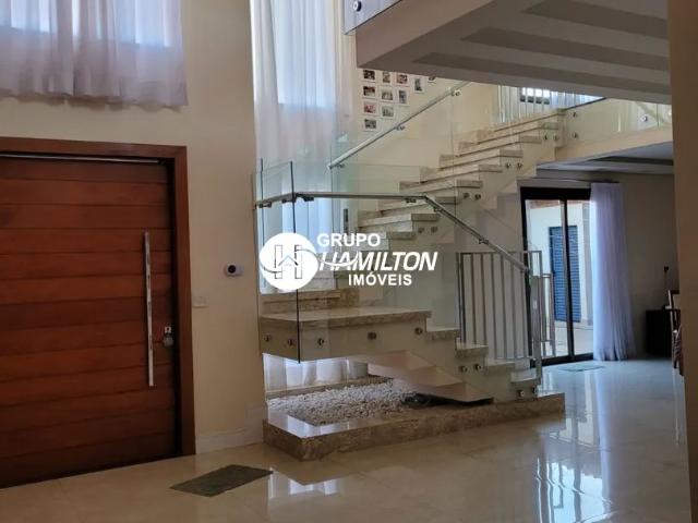 Casa com 4 quartos para alugar
