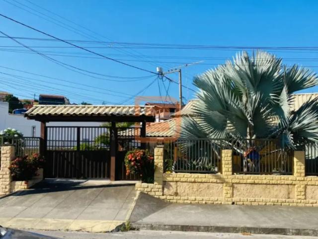 Casa com 4 quartos para alugar no Centro, Maricá