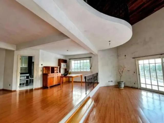 Casa com 4 quartos para alugar no Charqueadas, Caxias do Sul