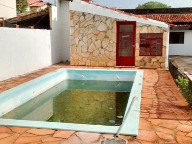 Casa com 4 quartos para alugar no bairro Plano Diretor Sul