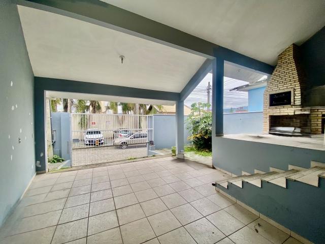Casa com 4 quartos para locação na Trindade