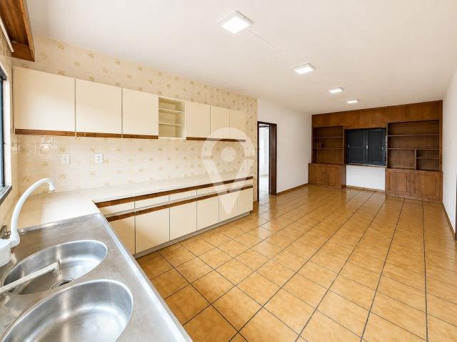 Casa com 4 quartos próximo ao centro Bairro CZERNIEWICZ