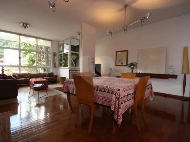 Casa com 4 quartos à venda em Pacaembu SP