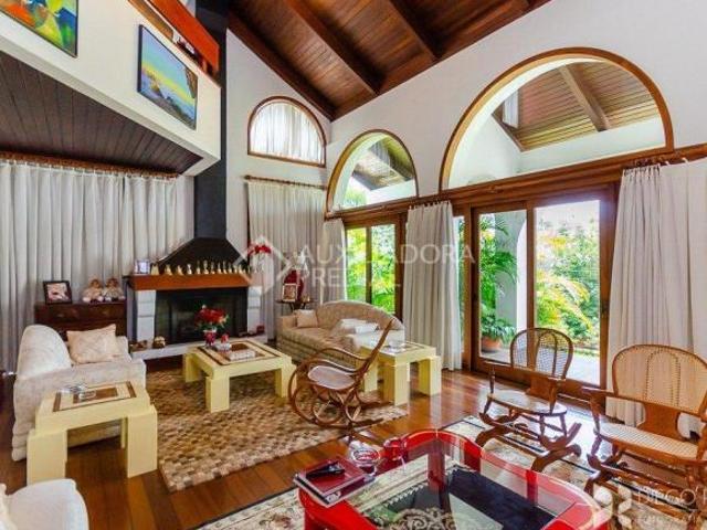 Casa com 4 suítes Vista para O Guaíba nos Altos da Vila Assunção