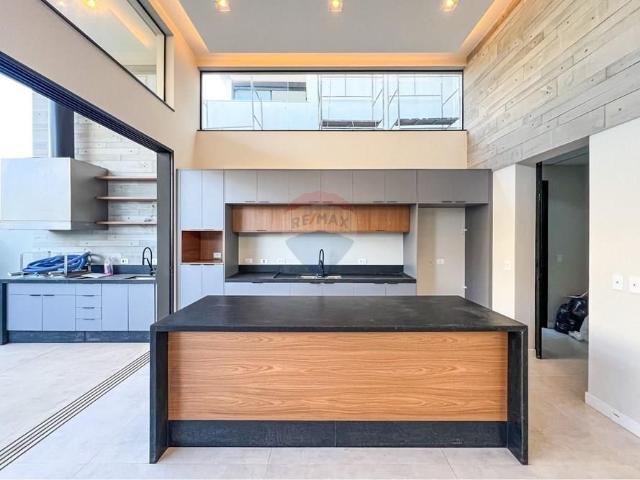 Casa com 4 suítes com modulados e piscina para locação no Alphaville Nova Esplanada