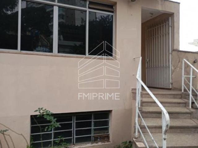 Casa com 500 metros de terreno. 3 domitórios e 3 vagas Vila pompeia