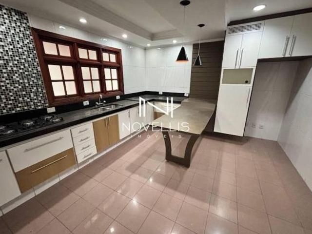 Casa com 5 dormitórios à venda, 222 m², Bairro Residencial de Ville São José dos Campos/SP