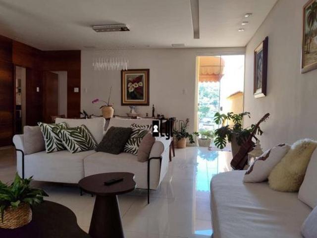 Casa com 5 dormitórios à venda, 235 m² por R$ 1.166.000,00 Bairu Juiz de Fora/MG