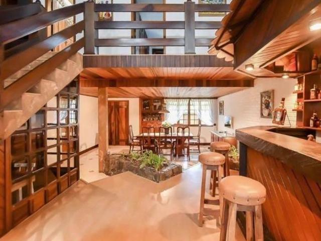 Casa com 5 quartos à venda, 385 m² por R$ 1.870.000 Ahú Curitiba/PR