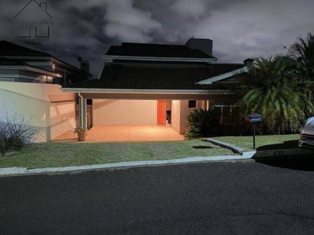 CASA COM 5 DORMITORIOS COND. COLINAS DE SÃO FRANCISCO!