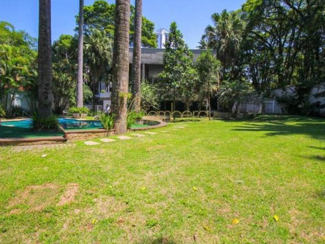 CASA COM 5 DORMITÓRIOS 3 SUÍTES ESTA MANSÃO É O QUE VOCÊ PROCURA PARA SEU NOVO ESTILO DE VIDA!