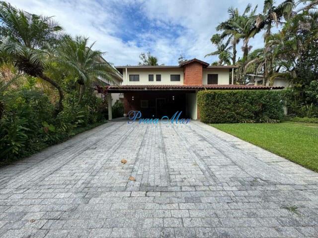 Casa com 5 quartos, 400 m²
