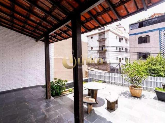 Casa com 5 quartos, 5 vagas, São Lucas BH