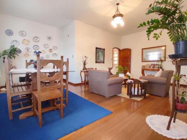 Casa com 5 quartos à venda, 433 m² por R$ 990.000 Vila Ozanan Juiz de Fora/MG