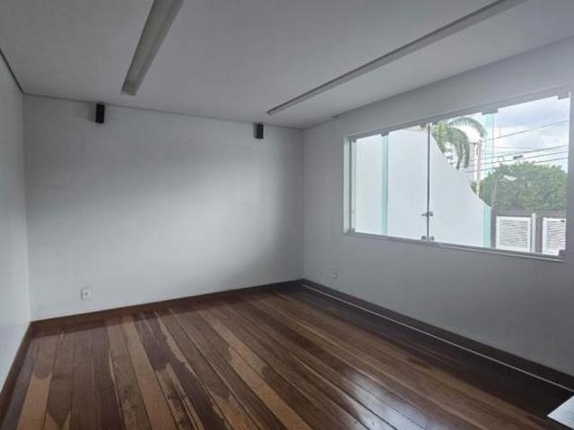 Casa com 5 quartos à venda em Belo Horizonte, no bairro Nova Floresta