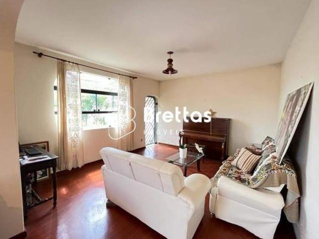 Casa com 5 quartos à venda em Lavras, no bairro Centro