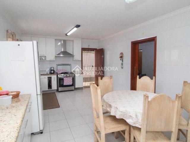 Casa com 5 quartos e 600m² para alugar em Centro, Diadema
