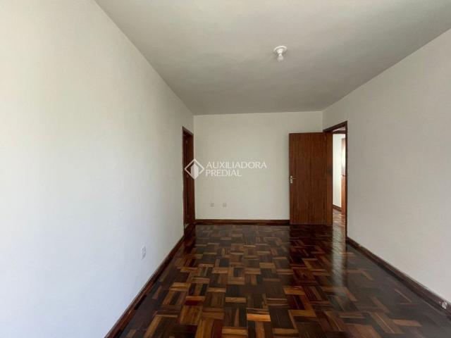 Casa com 5 quartos e 74m² para alugar em Jardim do Salso, Porto Alegre