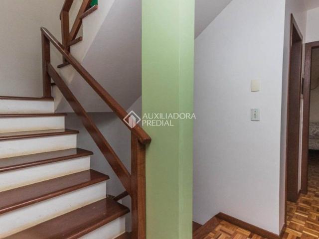 Casa com 5 quartos e 235m² para alugar em Trindade, Florianópolis