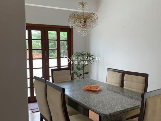 Casa com 5 quartos e 285m² para alugar em Córrego Grande, Florianópolis