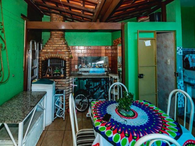 Casa com 5 quartos para alugar no bairro Minaslândia p Maio, 300m²
