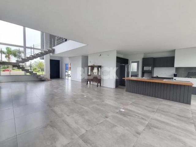 Casa com 5 suítes no Ocean Side em Torres RS