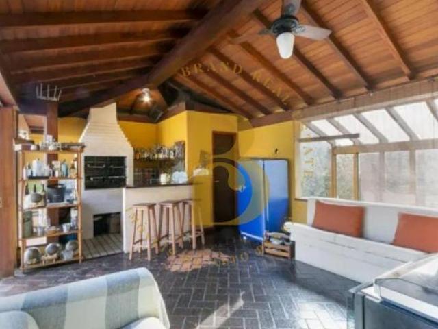Casa com 600 m², 5 quartos sendo 5 suítes à venda no bairro Alto de Pinheiros