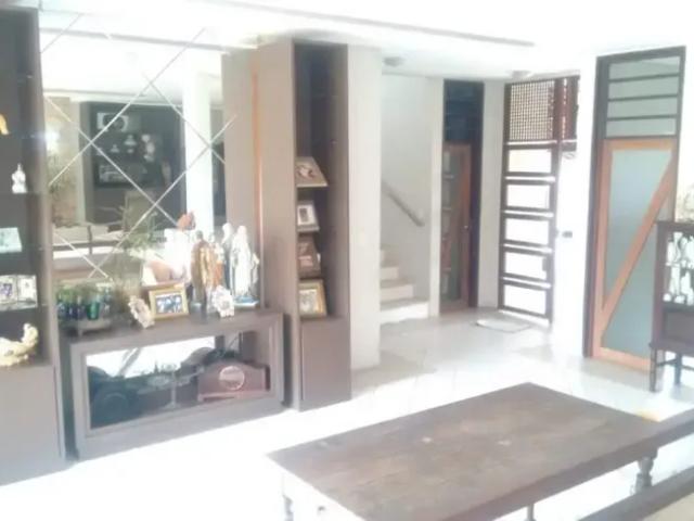 Casa com 600m² com 4 quartos suítes sendo uma master bairro pedro gondim joão pessoa pb