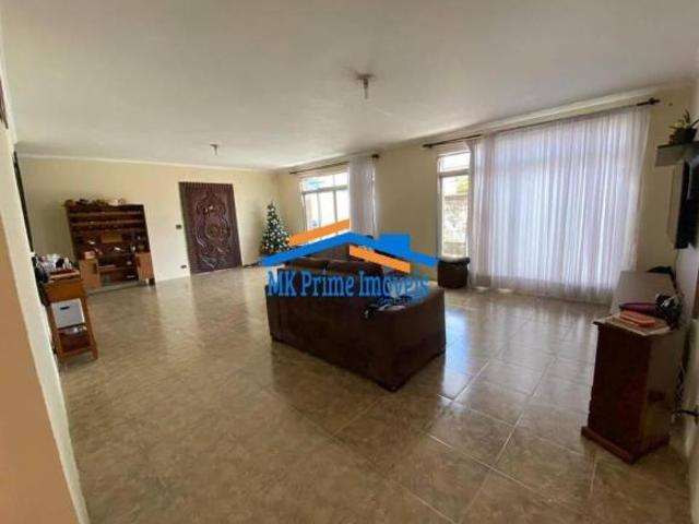 Casa com 6 dormitórios sendo 5 suítes e 6 vagas de garagem