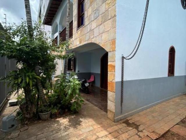 Casa com 6 quartos à venda em Belo Horizonte, no bairro Castelo