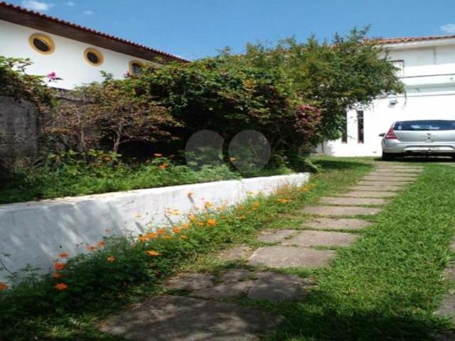 Casa com 6 quartos à venda em Jardim peri peri SP