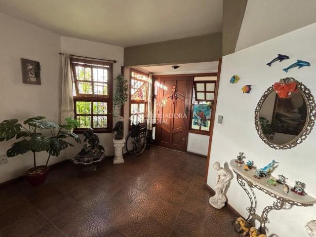 Casa com 6 quartos e 278m² para alugar em Santana, Porto Alegre