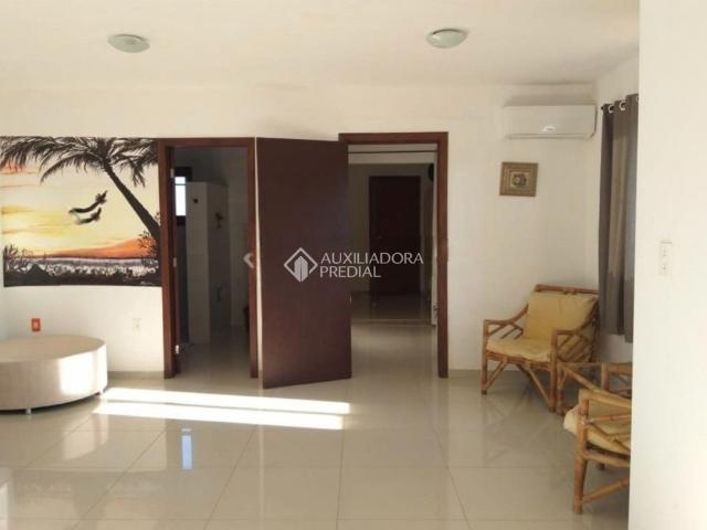 Casa com 6 quartos e 380m² para alugar em Campeche, Florianópolis