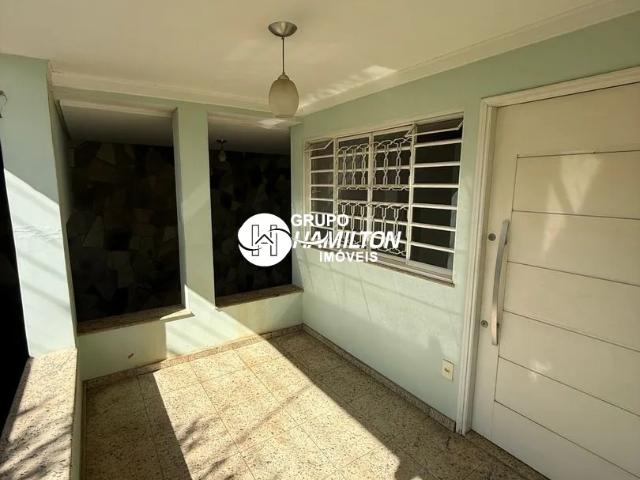 Casa com 6 quartos para alugar
