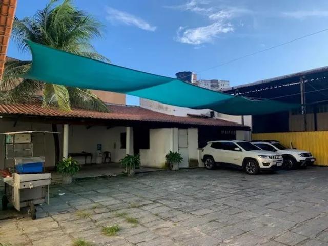 Casa com 6 Quartos para alugar, 840m² Centro