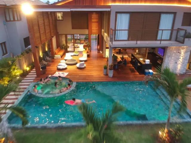Casa com 6 suites de locação temporada em praia do forte