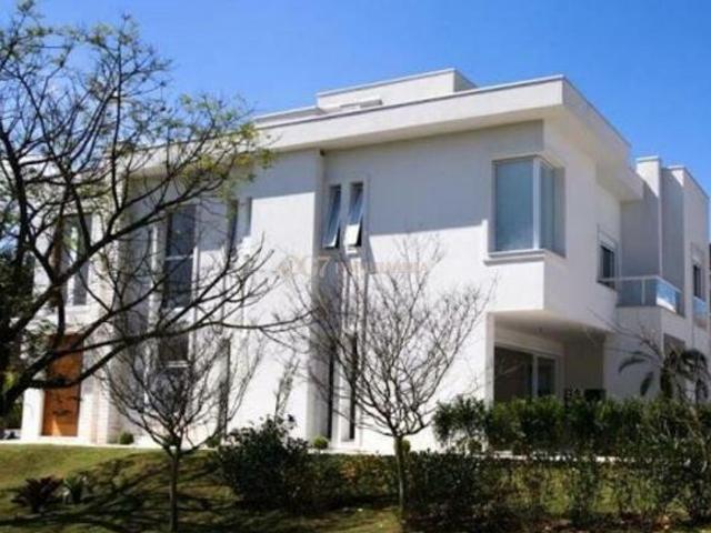 Casa com 6 suítes e 473m² de alto luxo em Alphaville