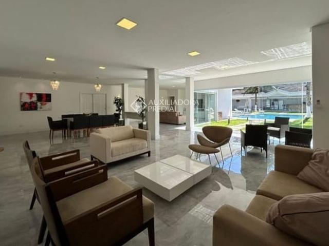 Casa com 7 quartos e 628m² para alugar em Jardim Acapulco, Guarujá